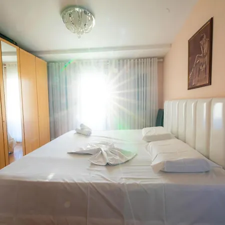 Apartament Ditor Galeria Apartment